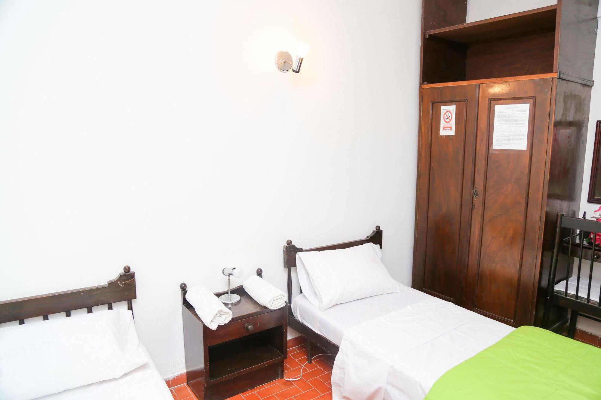 Costanera Hostel Asunción Esterno foto