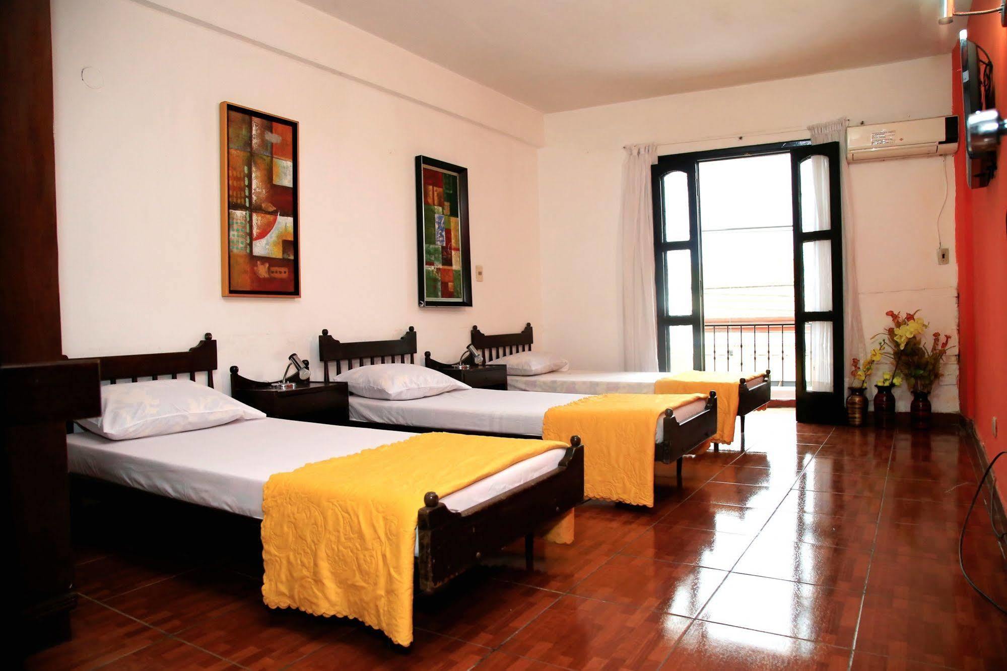 Costanera Hostel Asunción Esterno foto