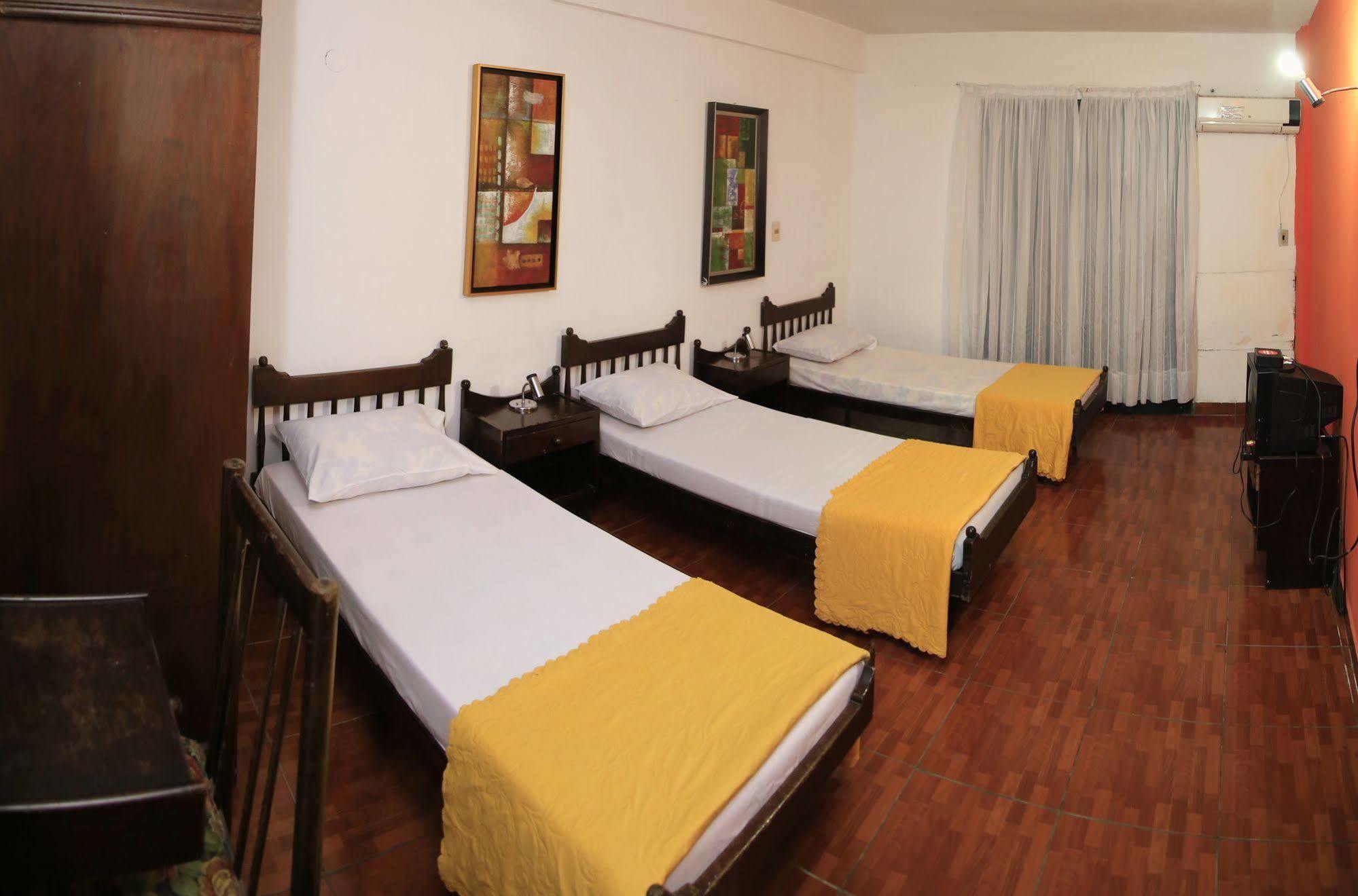 Costanera Hostel Asunción Esterno foto