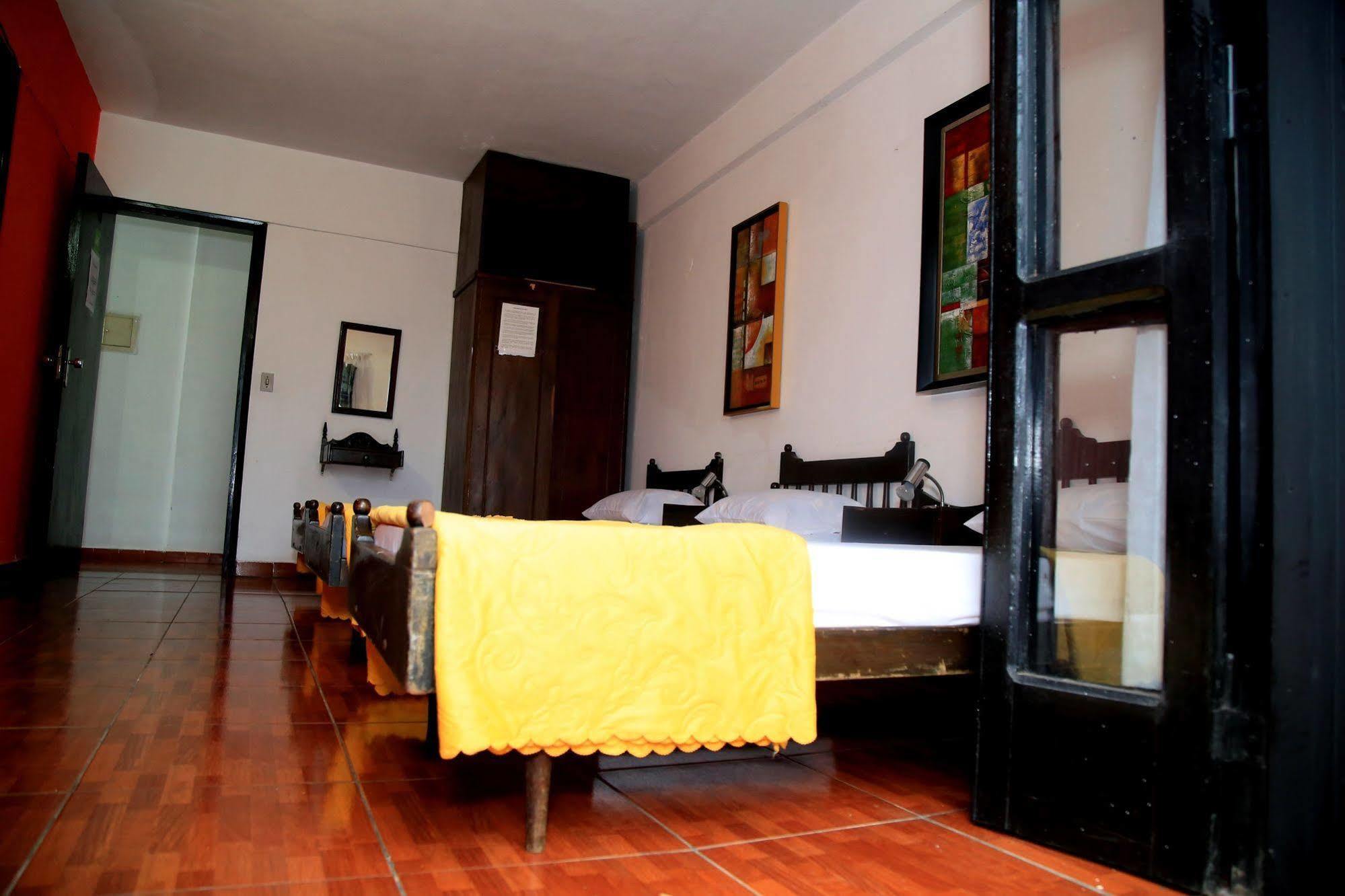 Costanera Hostel Asunción Esterno foto