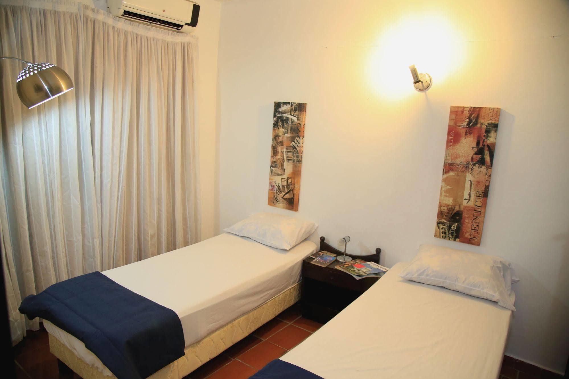 Costanera Hostel Asunción Esterno foto